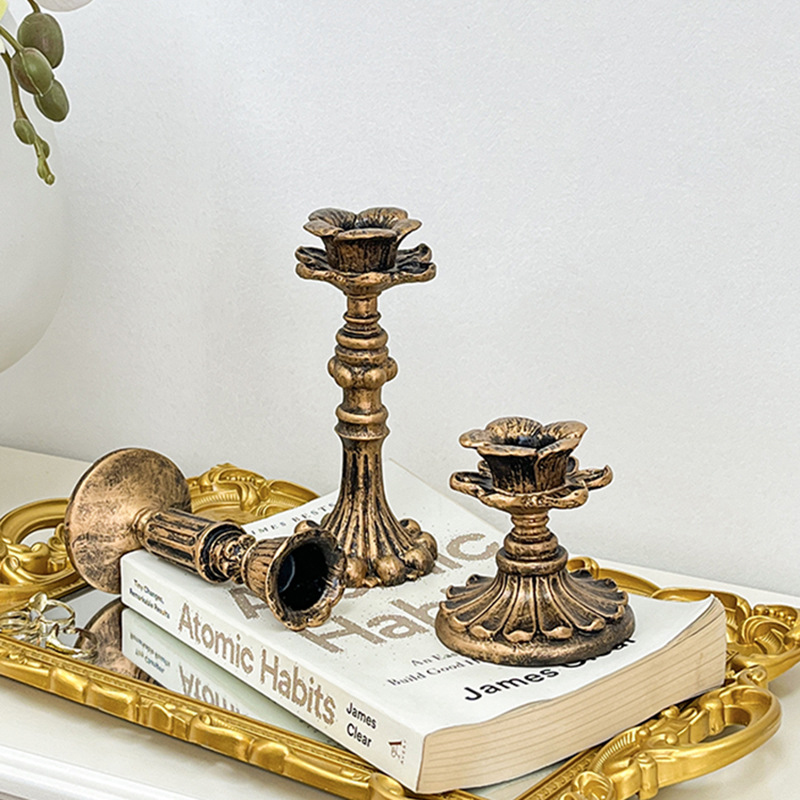 Vintage Bronze Candlestick Fig - đánh giá và giá Tables