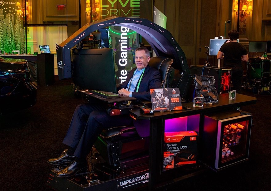 CES Hot Imperator Works IW R1  - đánh giá và giá Office Furniture